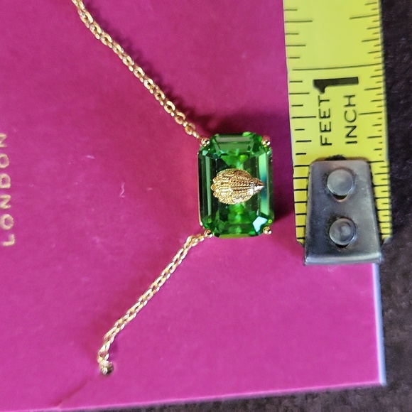 Kurt Geiger Emerald Cut Green Crystal Pendant Necklace - Picture 5 of 11